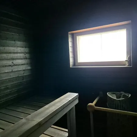 Vuoristomaja, Parainen Nyaraló