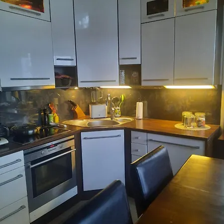Nyaraló Vuoristomaja, Parainen Langholm