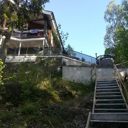 Nyaraló Vuoristomaja, Parainen