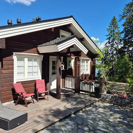 Vuoristomaja, Parainen بيت للعطل *